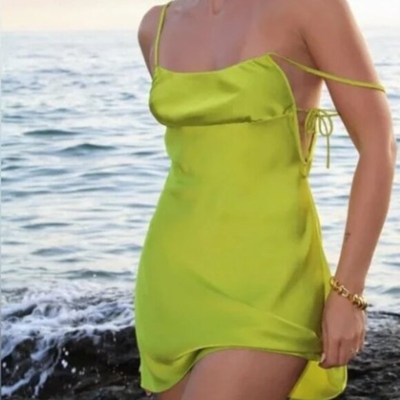 Rumored Junior's Citron Green Satin Meadow Mini Dress Size L - Picture 1 of 10